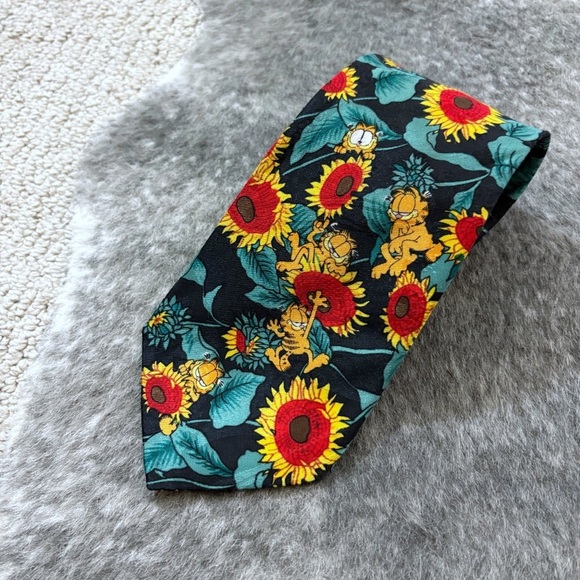 Vintage Paws Addiction Garfield Tie - Picture 2 of 9